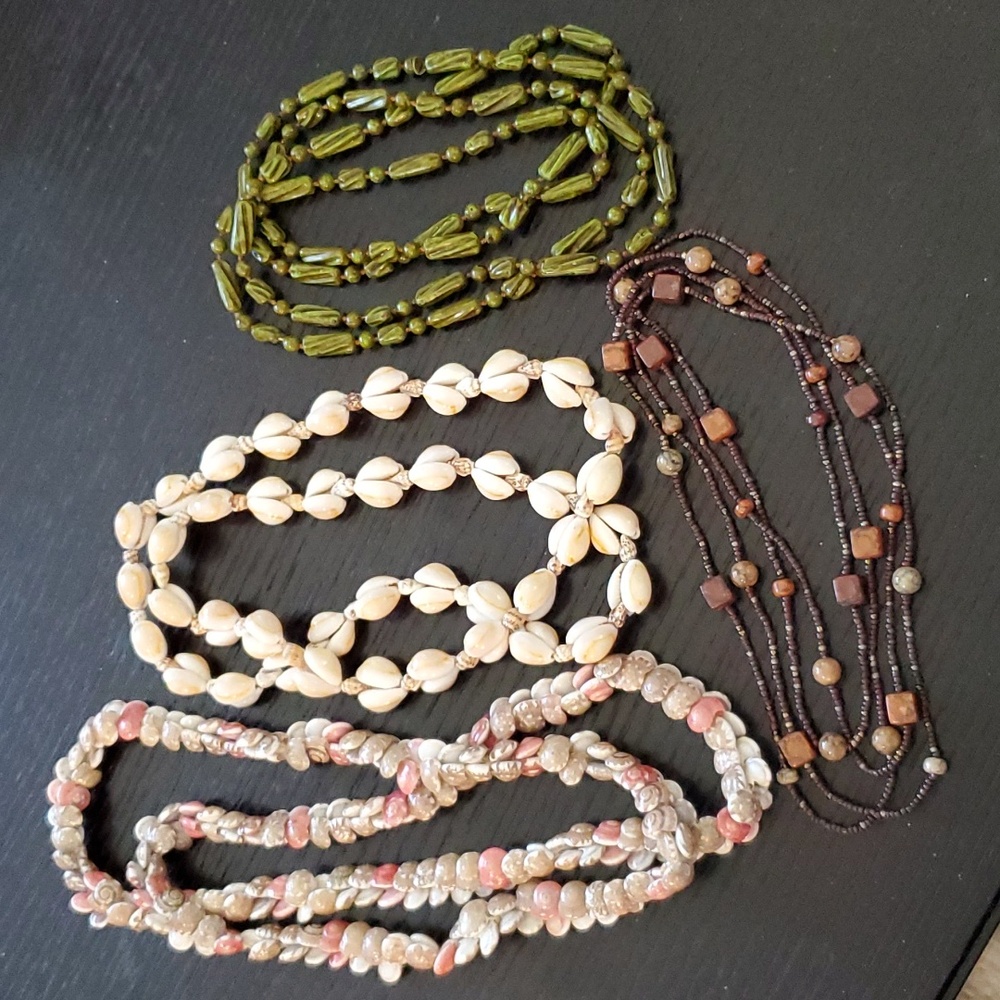 Long Shell Necklaces Estate Lot - Picture 2 of 6